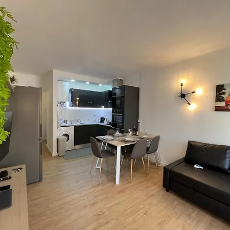 Flat In Apartamento